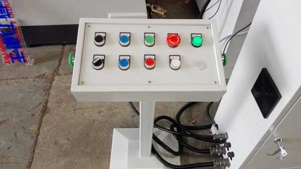 100噸四柱液壓機(jī)手控臺